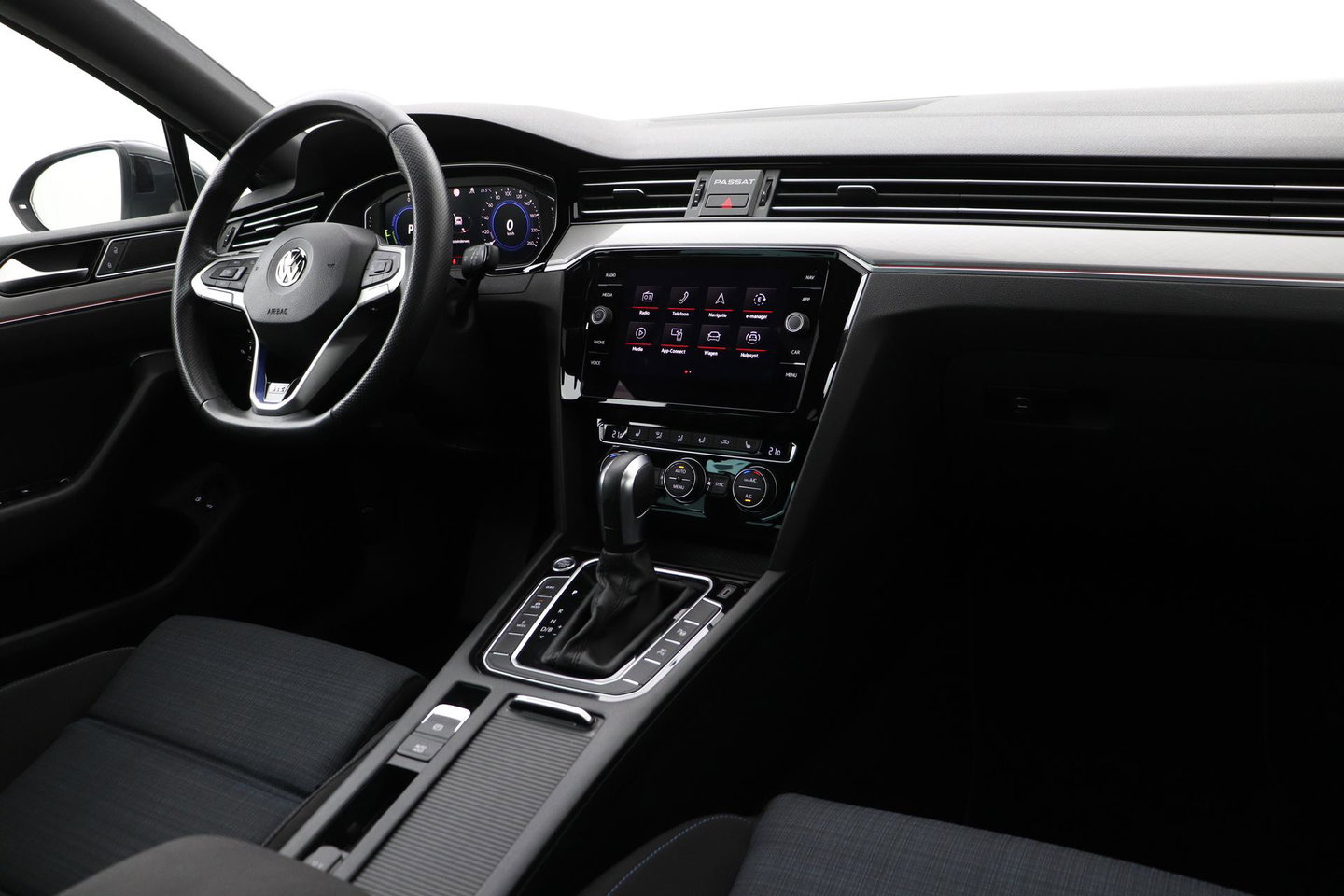Volkswagen Passat Variant 1.4 TSI PHEV GTE Business | Massage | Panoramadak | 360° Camera | ACC | Standkachel | DCC | Matrix LED