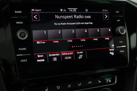 Volkswagen Passat Variant 1.4 TSI PHEV GTE Business | Massage | Panoramadak | 360° Camera | ACC | Standkachel | DCC | Matrix LED