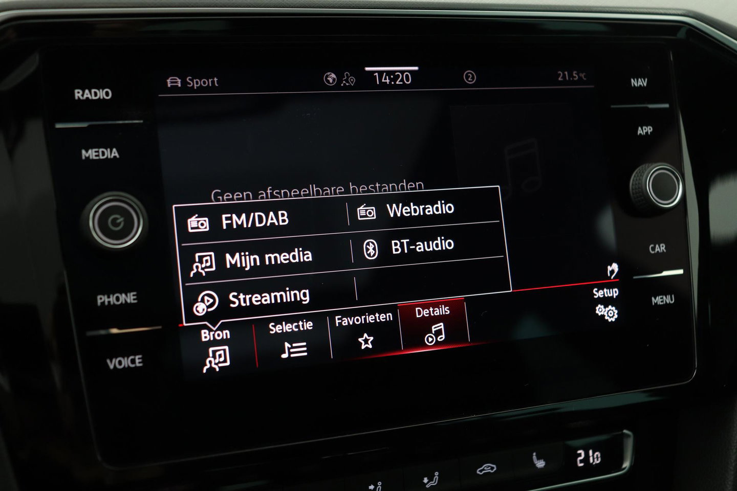 Volkswagen Passat Variant 1.4 TSI PHEV GTE Business | Massage | Panoramadak | 360° Camera | ACC | Standkachel | DCC | Matrix LED