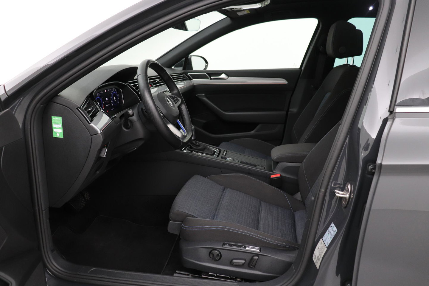 Volkswagen Passat Variant 1.4 TSI PHEV GTE Business | Massage | Panoramadak | 360° Camera | ACC | Standkachel | DCC | Matrix LED
