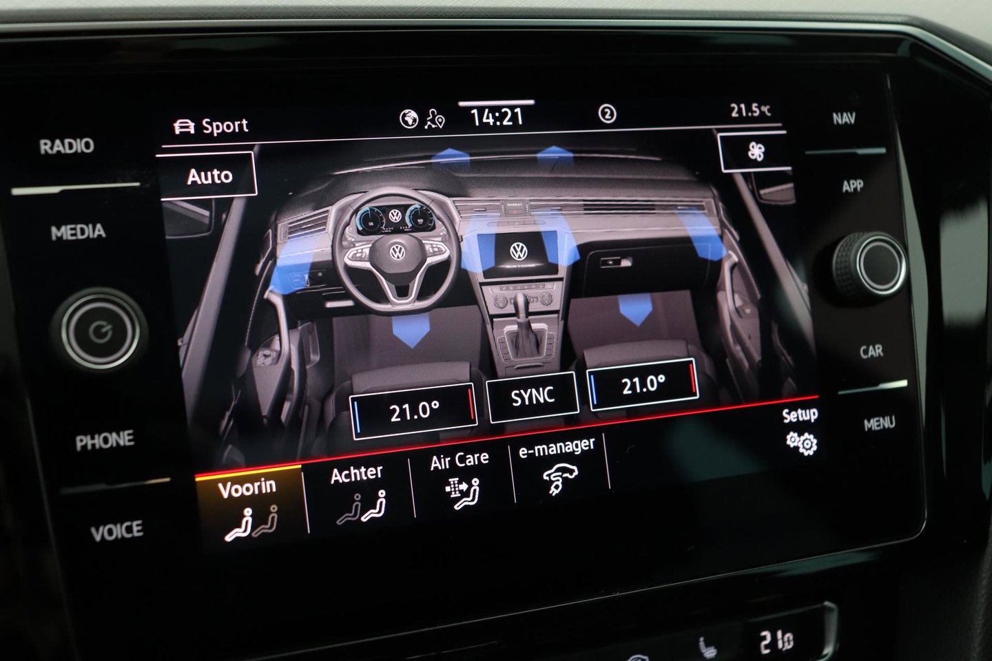 Volkswagen Passat Variant 1.4 TSI PHEV GTE Business | Massage | Panoramadak | 360° Camera | ACC | Standkachel | DCC | Matrix LED