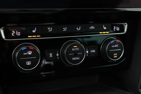 Volkswagen Passat Variant 1.4 TSI PHEV GTE Business | Massage | Panoramadak | 360° Camera | ACC | Standkachel | DCC | Matrix LED