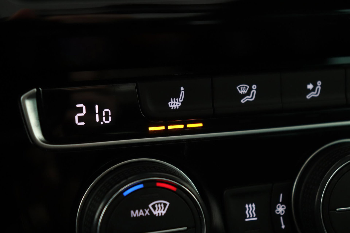 Volkswagen Passat Variant 1.4 TSI PHEV GTE Business | Massage | Panoramadak | 360° Camera | ACC | Standkachel | DCC | Matrix LED