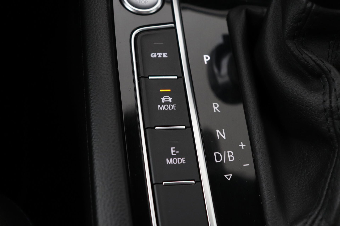 Volkswagen Passat Variant 1.4 TSI PHEV GTE Business | Massage | Panoramadak | 360° Camera | ACC | Standkachel | DCC | Matrix LED