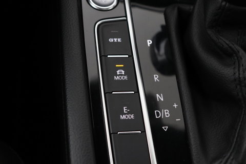 Volkswagen Passat Variant 1.4 TSI PHEV GTE Business | Massage | Panoramadak | 360° Camera | ACC | Standkachel | DCC | Matrix LED