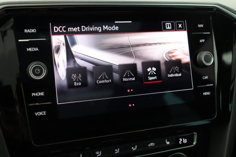 Volkswagen Passat Variant 1.4 TSI PHEV GTE Business | Massage | Panoramadak | 360° Camera | ACC | Standkachel | DCC | Matrix LED