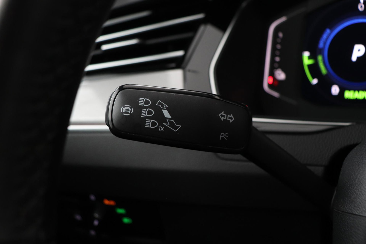 Volkswagen Passat Variant 1.4 TSI PHEV GTE Business | Massage | Panoramadak | 360° Camera | ACC | Standkachel | DCC | Matrix LED