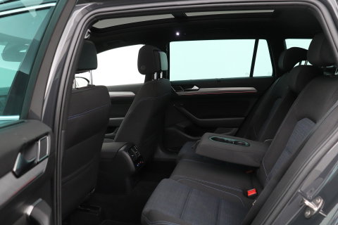 Volkswagen Passat Variant 1.4 TSI PHEV GTE Business | Massage | Panoramadak | 360° Camera | ACC | Standkachel | DCC | Matrix LED