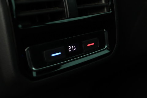 Volkswagen Passat Variant 1.4 TSI PHEV GTE Business | Massage | Panoramadak | 360° Camera | ACC | Standkachel | DCC | Matrix LED