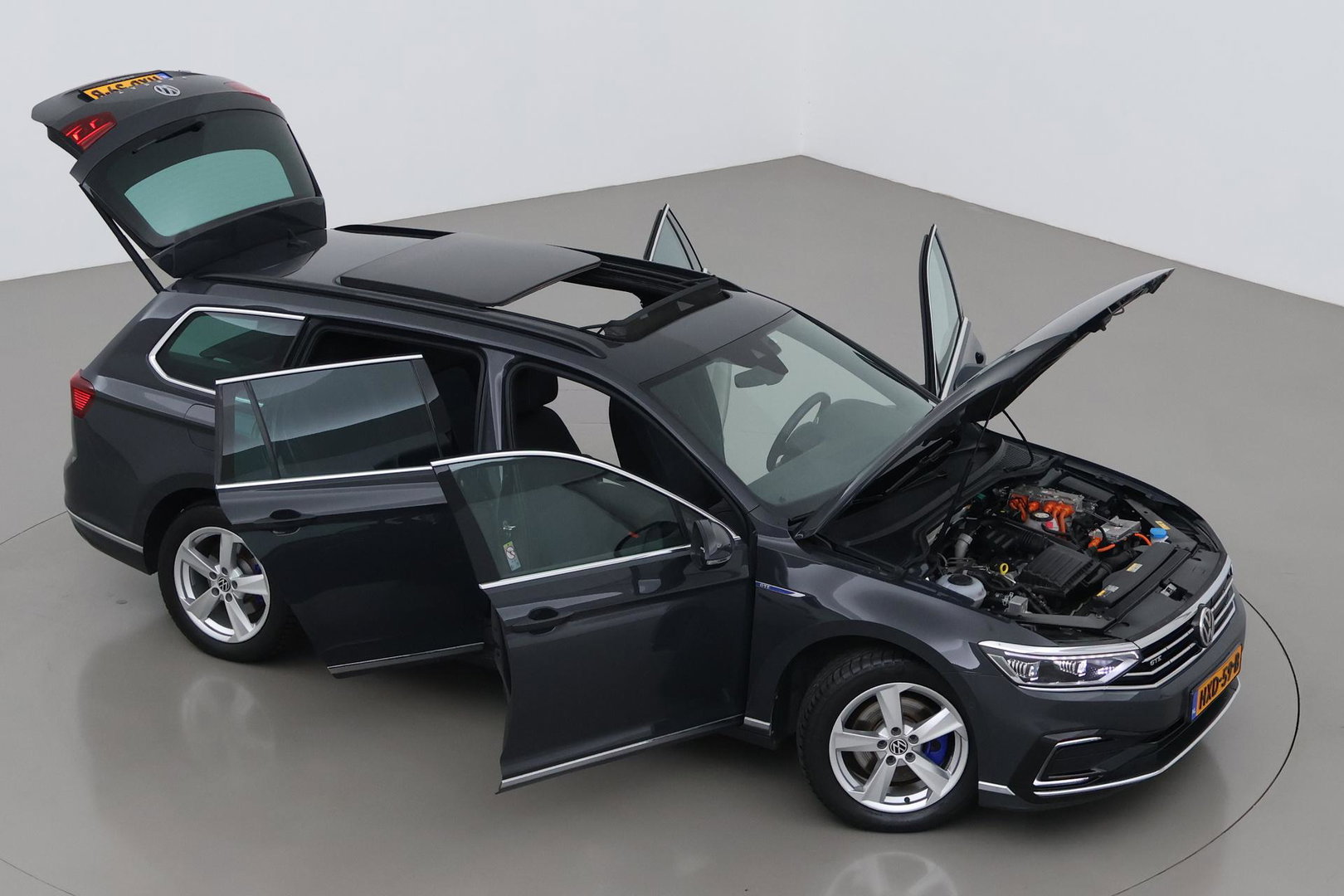 Volkswagen Passat Variant 1.4 TSI PHEV GTE Business | Massage | Panoramadak | 360° Camera | ACC | Standkachel | DCC | Matrix LED