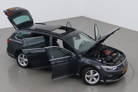 Volkswagen Passat Variant 1.4 TSI PHEV GTE Business | Massage | Panoramadak | 360° Camera | ACC | Standkachel | DCC | Matrix LED