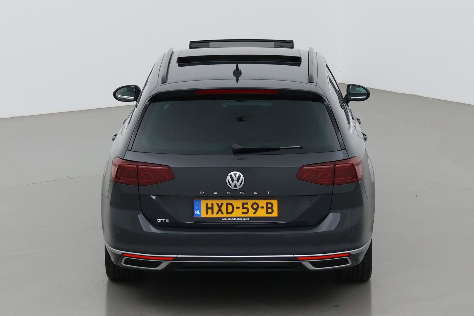 Volkswagen Passat Variant 1.4 TSI PHEV GTE Business | Massage | Panoramadak | 360° Camera | ACC | Standkachel | DCC | Matrix LED