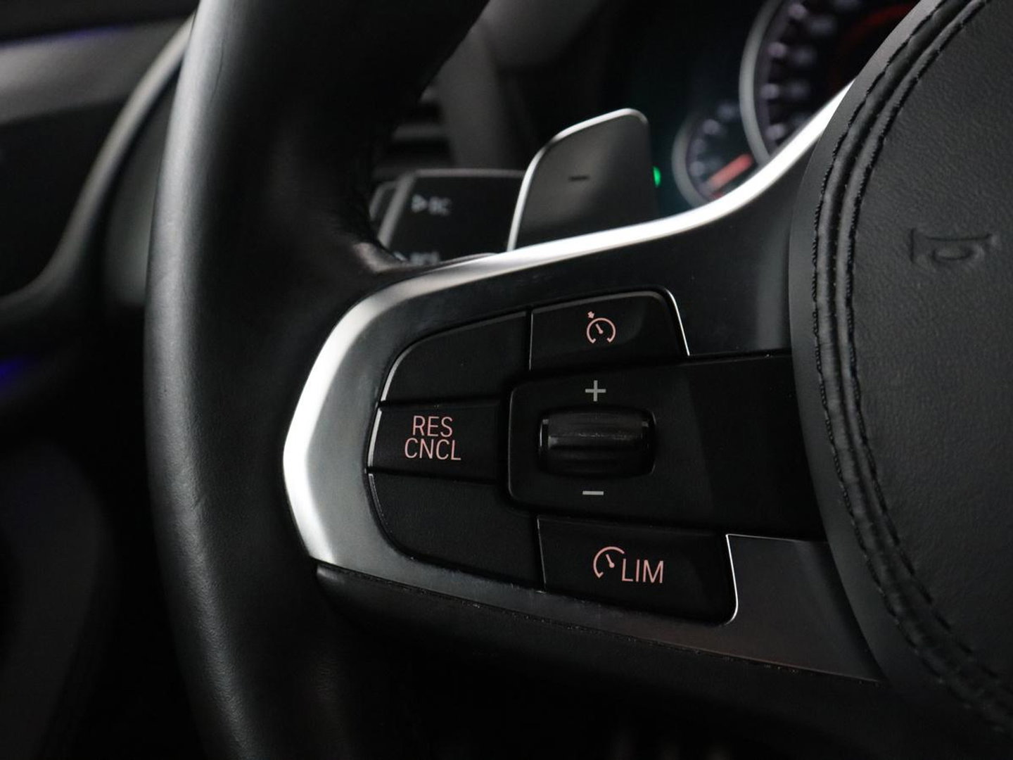 BMW X4 xDrive20i High Executive Edition M-sport | Panoramadak | Leder | Trekhaak | Camera | Sfeerverlichting | Stoelverwarming | Full LED | Climate control | Park assist | Cruise control |
