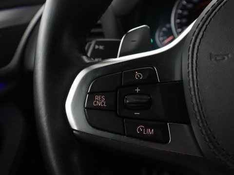 BMW X4 xDrive20i High Executive Edition M-sport | Panoramadak | Leder | Trekhaak | Camera | Sfeerverlichting | Stoelverwarming | Full LED | Climate control | Park assist | Cruise control |
