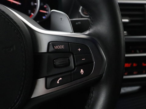BMW X4 xDrive20i High Executive Edition M-sport | Panoramadak | Leder | Trekhaak | Camera | Sfeerverlichting | Stoelverwarming | Full LED | Climate control | Park assist | Cruise control |