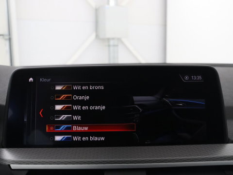 BMW X4 xDrive20i High Executive Edition M-sport | Panoramadak | Leder | Trekhaak | Camera | Sfeerverlichting | Stoelverwarming | Full LED | Climate control | Park assist | Cruise control |