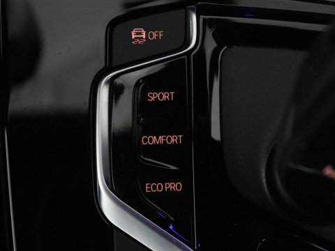 BMW X4 xDrive20i High Executive Edition M-sport | Panoramadak | Leder | Trekhaak | Camera | Sfeerverlichting | Stoelverwarming | Full LED | Climate control | Park assist | Cruise control |
