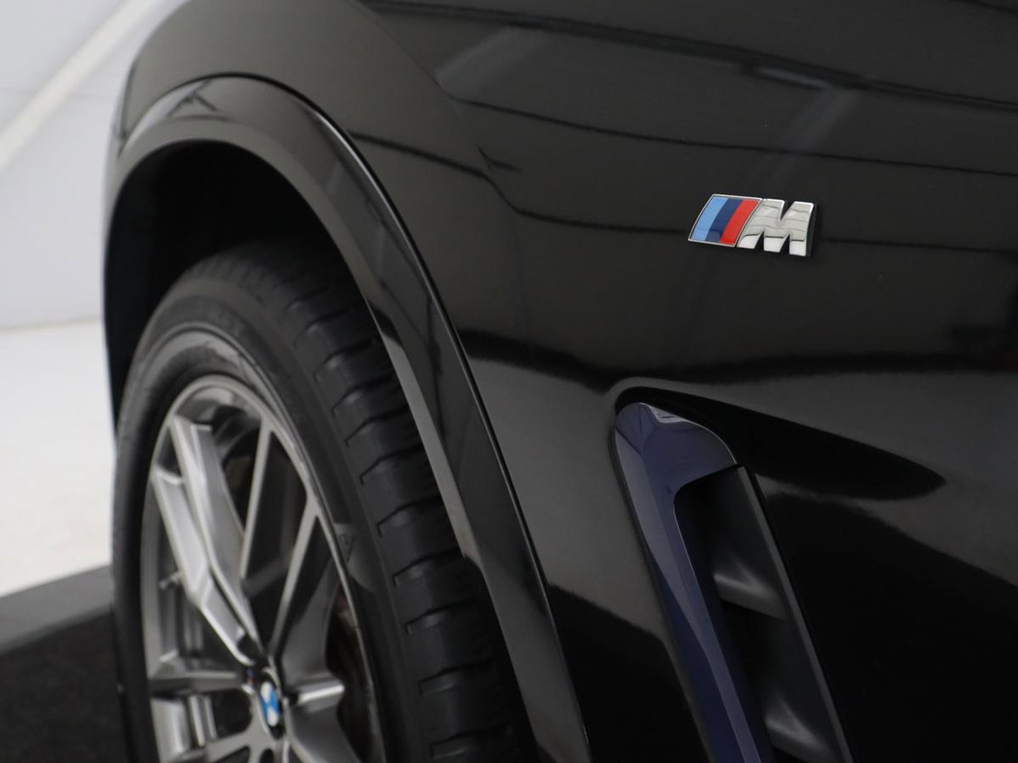 BMW X4 xDrive20i High Executive Edition M-sport | Panoramadak | Leder | Trekhaak | Camera | Sfeerverlichting | Stoelverwarming | Full LED | Climate control | Park assist | Cruise control |