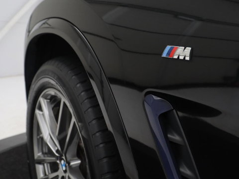 BMW X4 xDrive20i High Executive Edition M-sport | Panoramadak | Leder | Trekhaak | Camera | Sfeerverlichting | Stoelverwarming | Full LED | Climate control | Park assist | Cruise control |