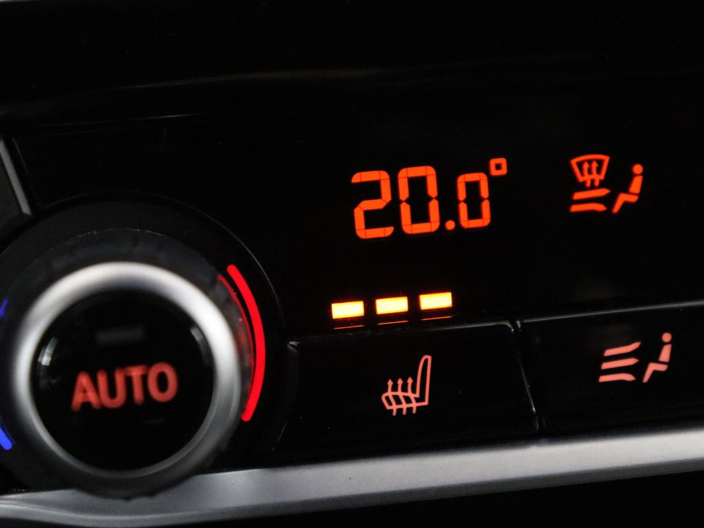 BMW X4 xDrive20i High Executive Edition M-sport | Panoramadak | Leder | Trekhaak | Camera | Sfeerverlichting | Stoelverwarming | Full LED | Climate control | Park assist | Cruise control |