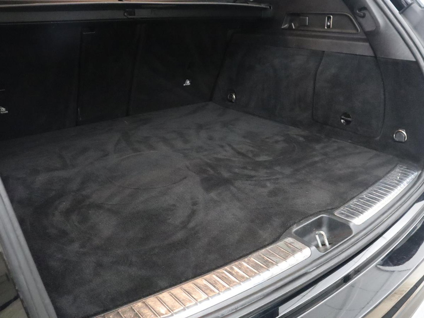 Mercedes-Benz GLE 350 e 4MATIC | SOH 96.4% | Leder | Trekhaak | Sfeerverlichting | Camera | Park assist | Full LED | Stoelverwarming | Cruise control | Navigatie |