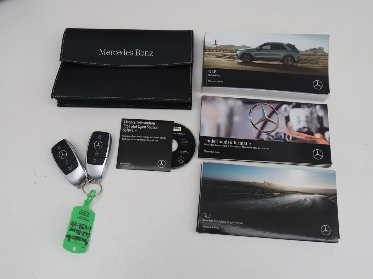 Mercedes-Benz GLE 350 e 4MATIC | SOH 96.4% | Leder | Trekhaak | Sfeerverlichting | Camera | Park assist | Full LED | Stoelverwarming | Cruise control | Navigatie |