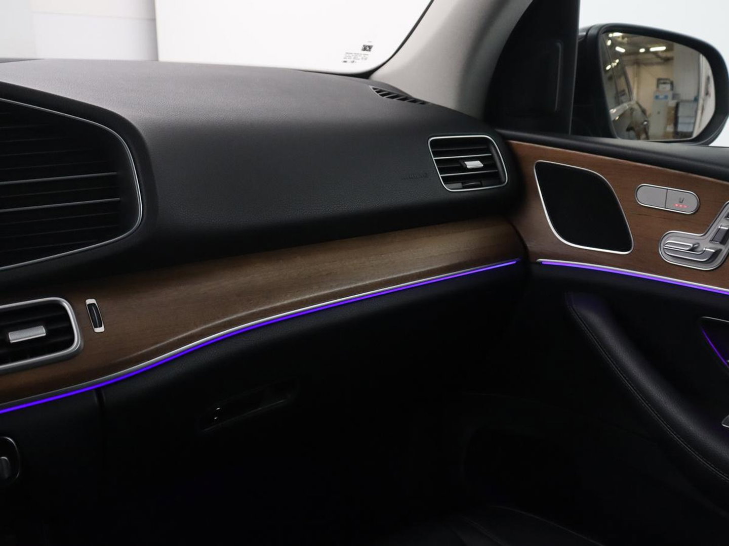 Mercedes-Benz GLE 350 e 4MATIC | SOH 96.4% | Leder | Trekhaak | Sfeerverlichting | Camera | Park assist | Full LED | Stoelverwarming | Cruise control | Navigatie |