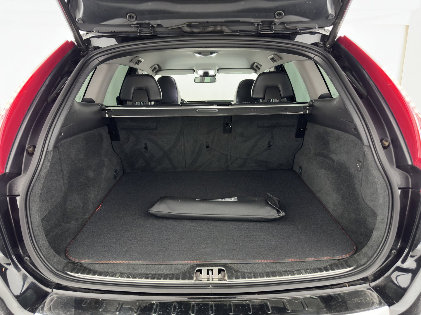 Volvo XC60 2.0 D3 FWD Ocean Race Aut. *LEATHER | HEATED-COMFORTSEATS | NAVI-FULLMAP | PRIVACY-GLASS | ECC | PDC | CRUISE | 18''ALU*