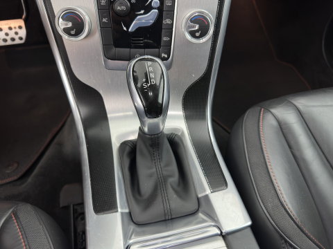 Volvo XC60 2.0 D3 FWD Ocean Race Aut. *LEATHER | HEATED-COMFORTSEATS | NAVI-FULLMAP | PRIVACY-GLASS | ECC | PDC | CRUISE | 18''ALU*