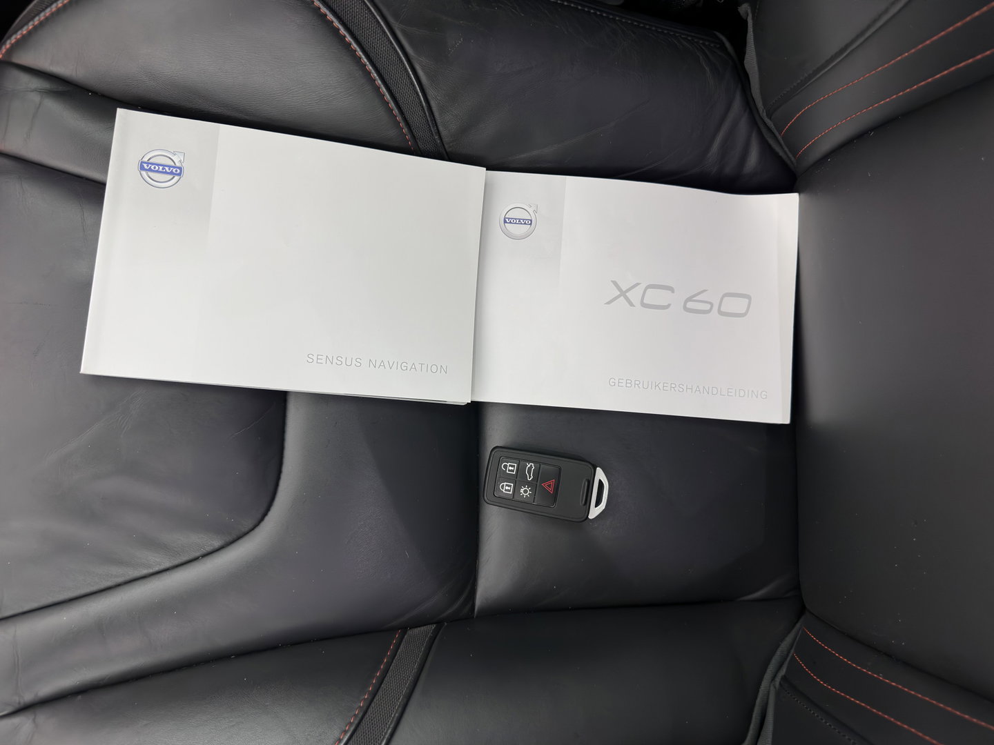 Volvo XC60 2.0 D3 FWD Ocean Race Aut. *LEATHER | HEATED-COMFORTSEATS | NAVI-FULLMAP | PRIVACY-GLASS | ECC | PDC | CRUISE | 18''ALU*