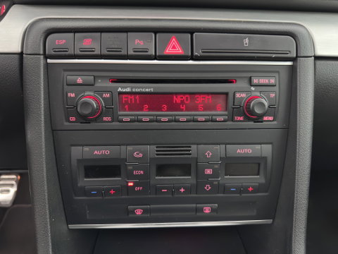 Audi A4 Limousine 4.2 V8 RS 4 Quattro
