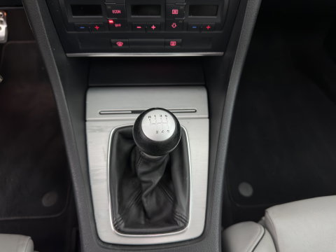 Audi A4 Limousine 4.2 V8 RS 4 Quattro