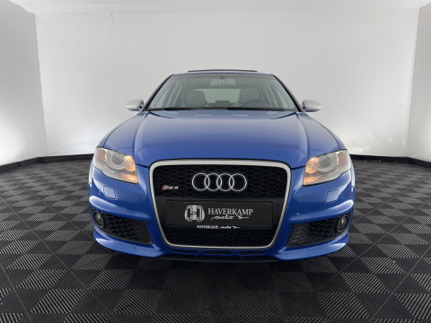 Audi A4 Limousine 4.2 V8 RS 4 Quattro