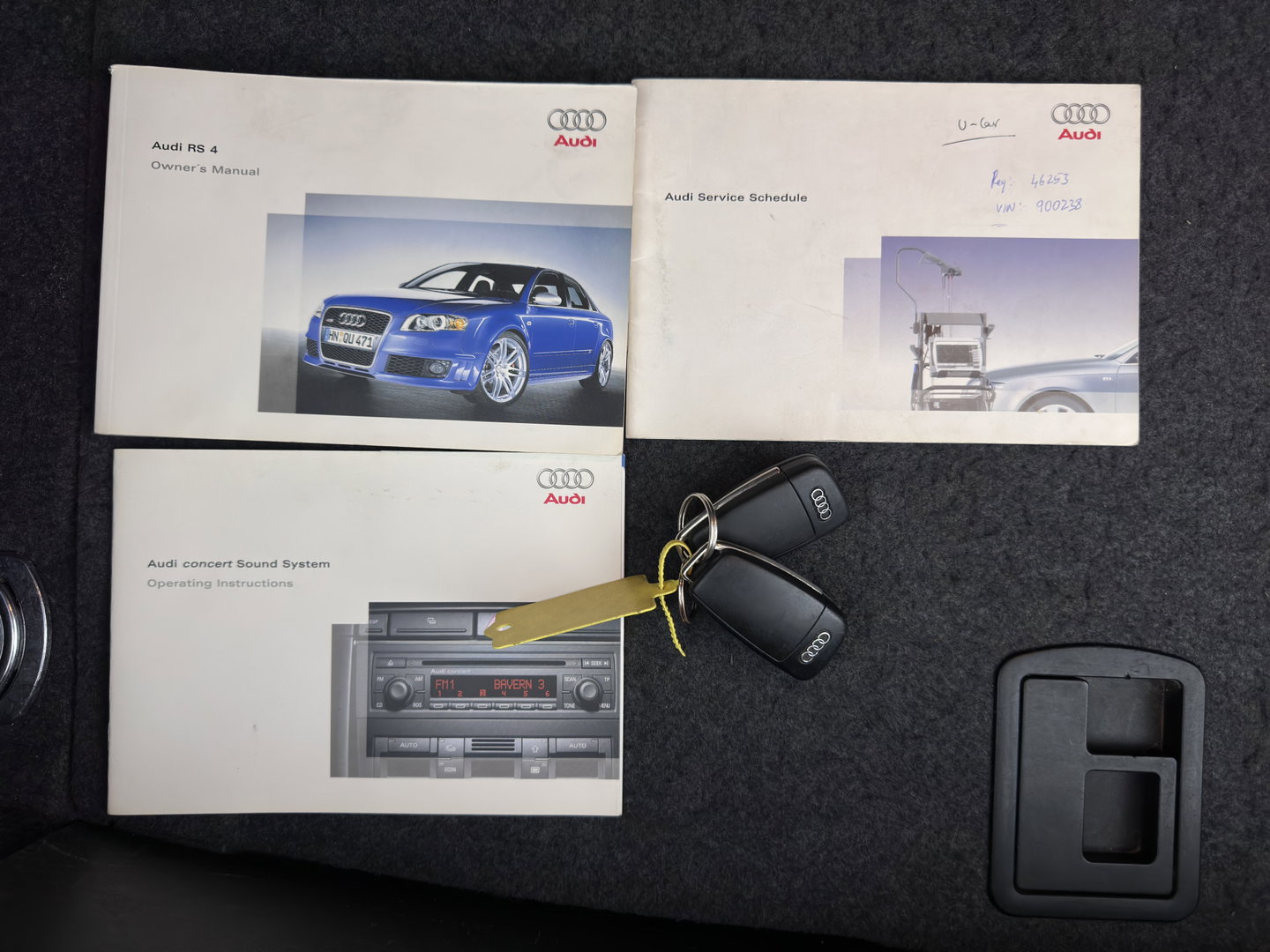Audi A4 Limousine 4.2 V8 RS 4 Quattro