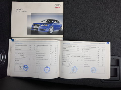 Audi A4 Limousine 4.2 V8 RS 4 Quattro