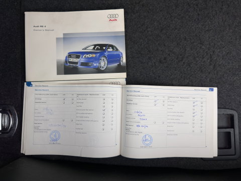 Audi A4 Limousine 4.2 V8 RS 4 Quattro