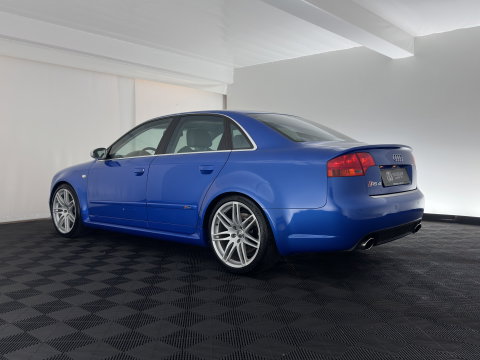 Audi A4 Limousine 4.2 V8 RS 4 Quattro