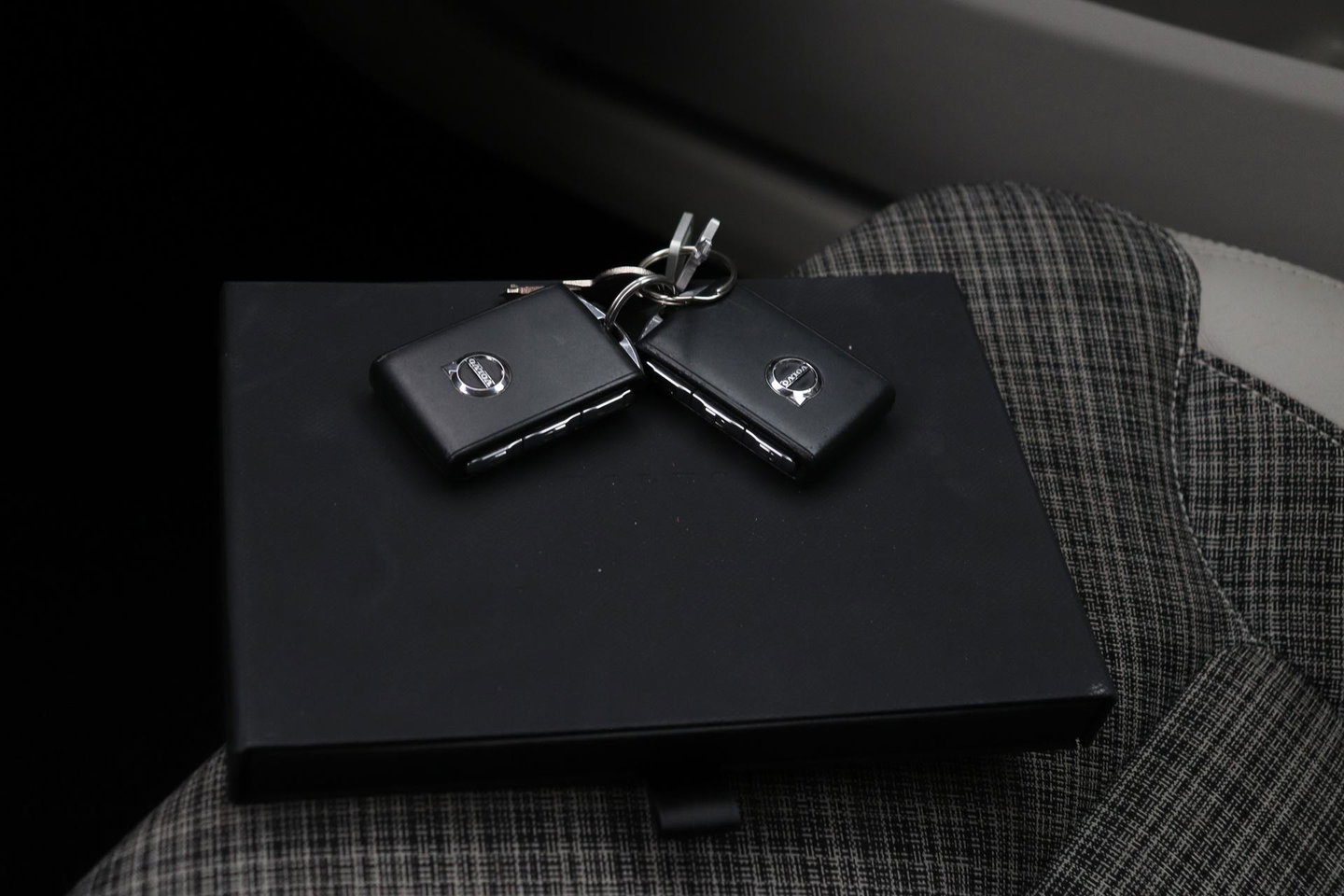 Volvo V60 2.0 D4 Inscription | Harman/Kardon | Pilot-assist | BLIS | Trekhaak | Stoelverwarming | Carplay | ACC