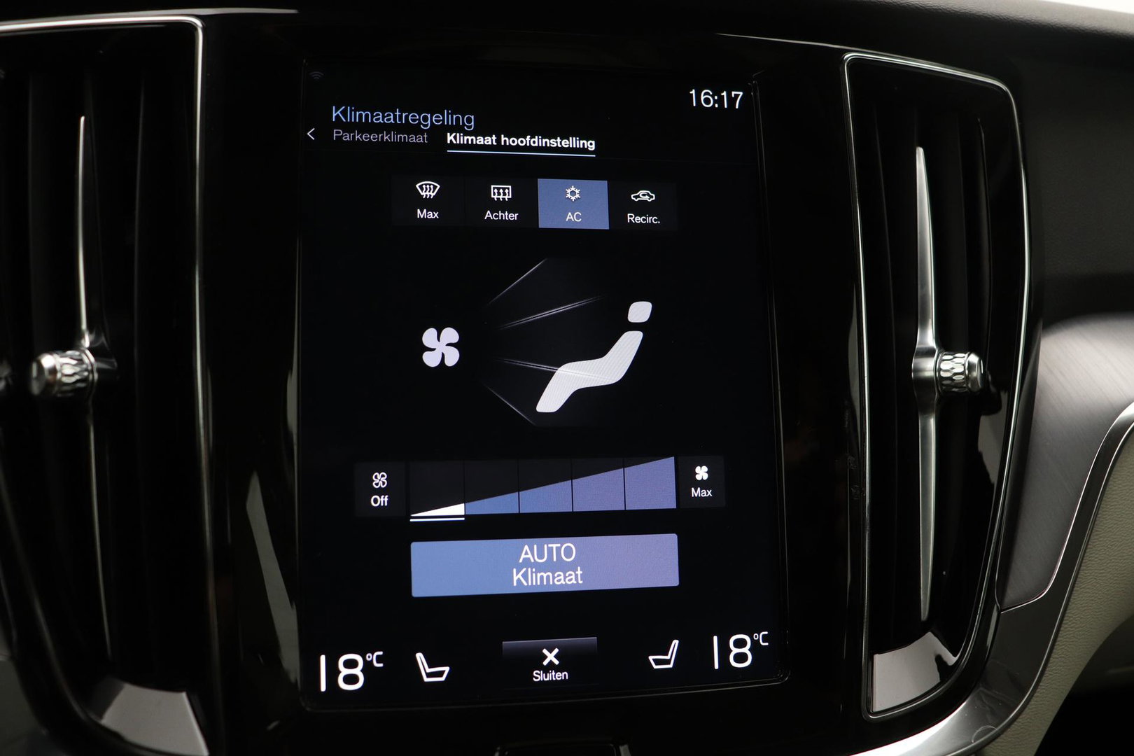 Volvo V60 2.0 D4 Inscription | Harman/Kardon | Pilot-assist | BLIS | Trekhaak | Stoelverwarming | Carplay | ACC