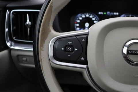 Volvo V60 2.0 D4 Inscription | Harman/Kardon | Pilot-assist | BLIS | Trekhaak | Stoelverwarming | Carplay | ACC