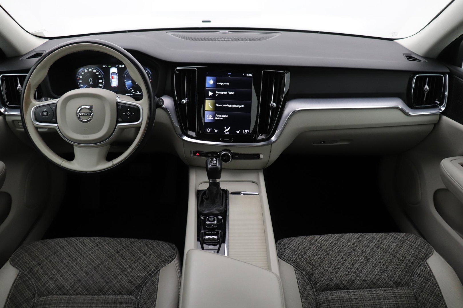 Volvo V60 2.0 D4 Inscription | Harman/Kardon | Pilot-assist | BLIS | Trekhaak | Stoelverwarming | Carplay | ACC