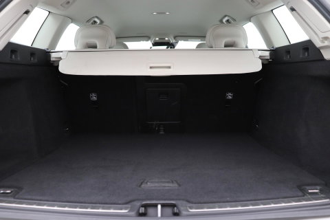 Volvo V60 2.0 D4 Inscription | Harman/Kardon | Pilot-assist | BLIS | Trekhaak | Stoelverwarming | Carplay | ACC