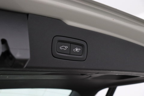Volvo V60 2.0 D4 Inscription | Harman/Kardon | Pilot-assist | BLIS | Trekhaak | Stoelverwarming | Carplay | ACC