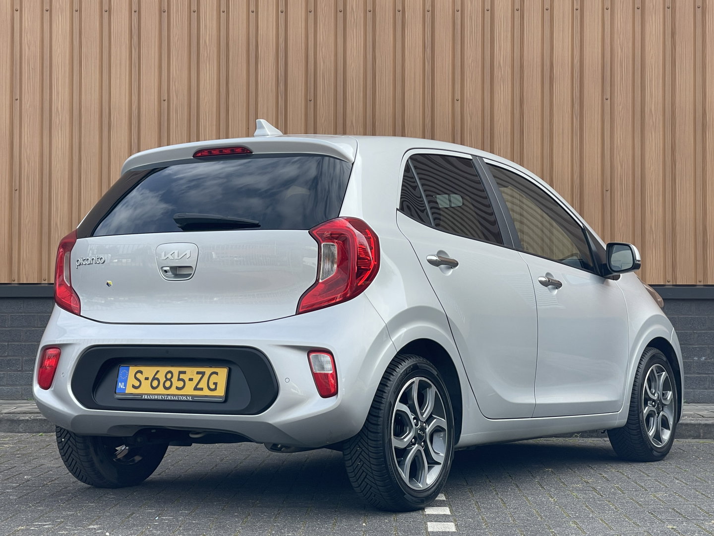 Kia Picanto 1.0 DPi DynamicPlusLine | Achteruitrijcamera | Keyless go/entry | Apple Carplay | Airconditioning |