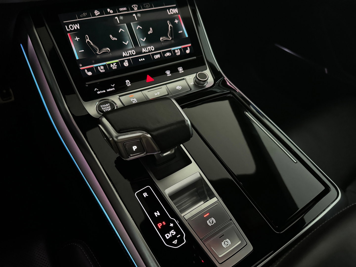 Audi Q8 60 TFSI e quattro Competition Pano|Carbon|Trekhaak|Massage