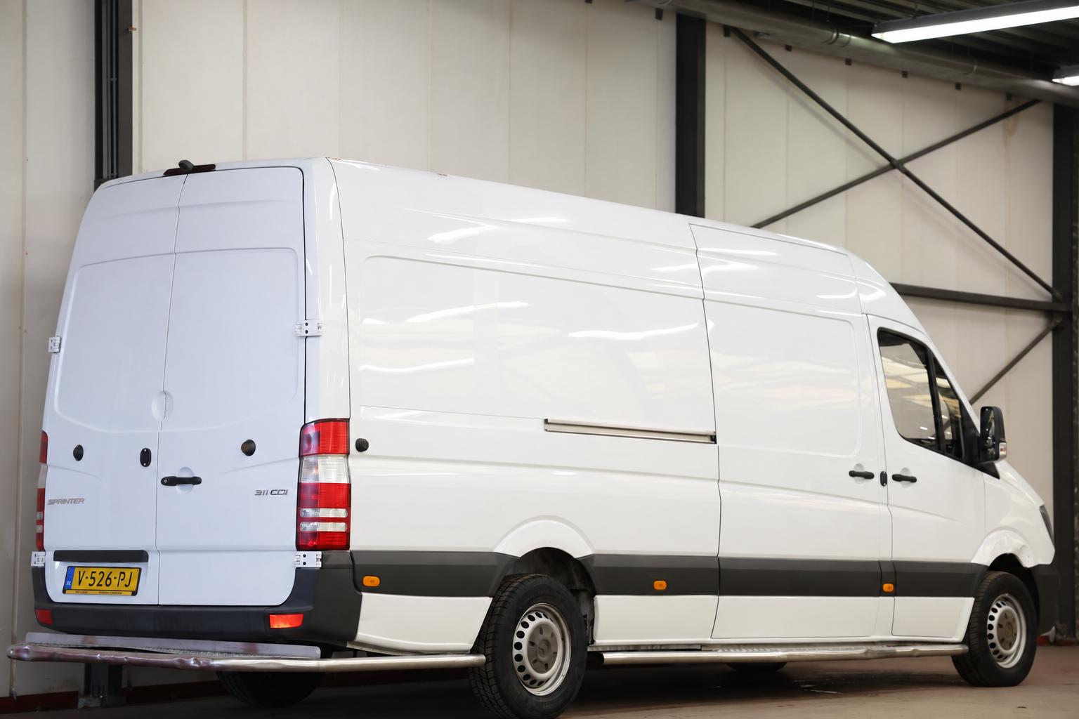 Mercedes-Benz Sprinter 311 2.2 CDI AUTOMAAT L3H2 POST NL EURO 6