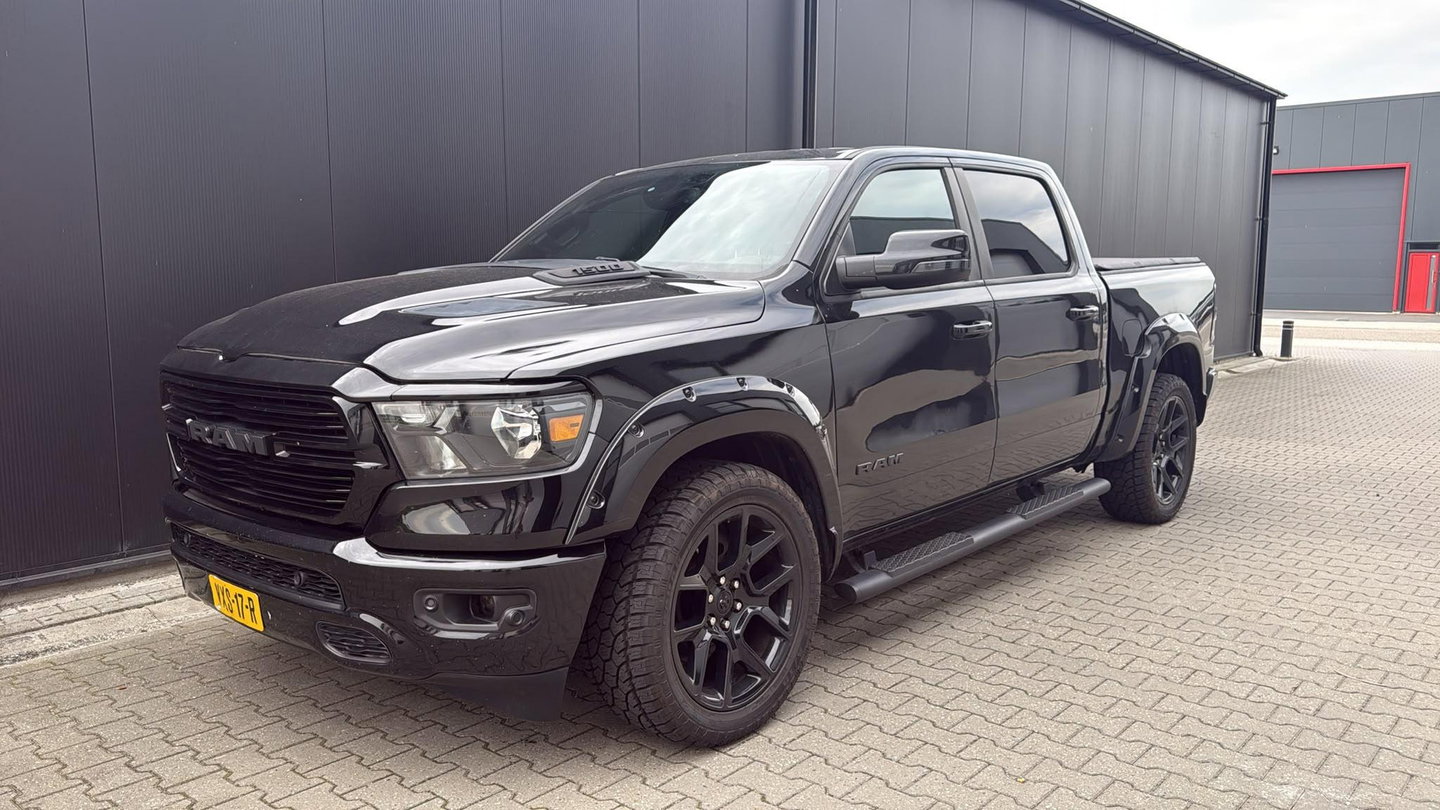 Dodge Ram Pick-Up 1500 4x4 Crew Cab LPG Marge (btw vrij) Blackout