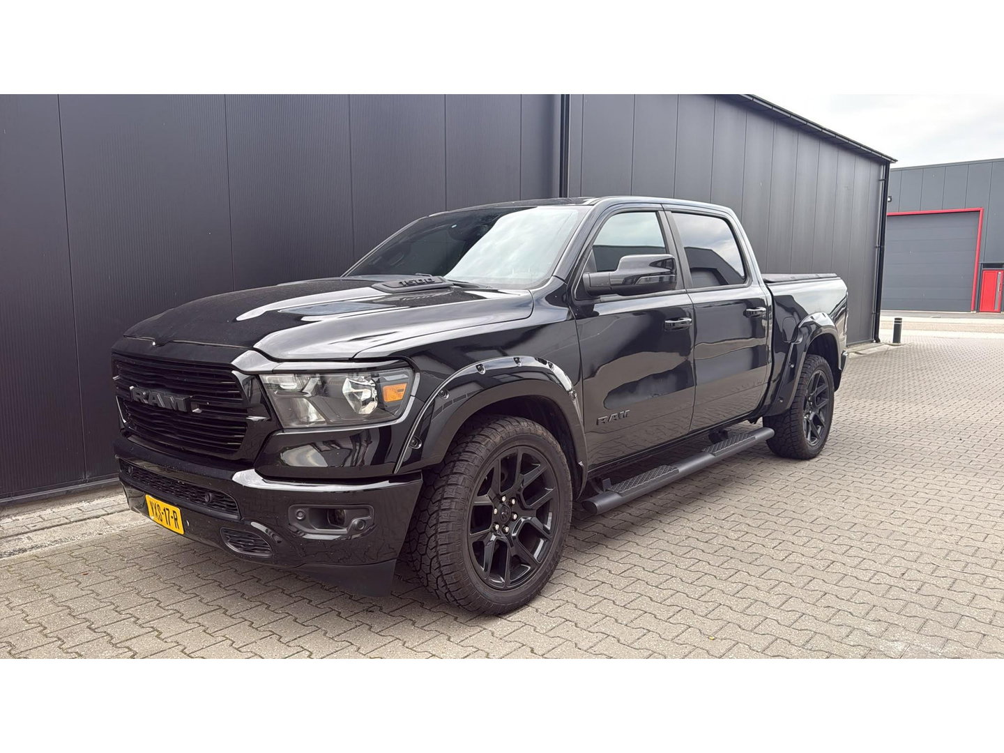 Dodge Ram 1500 4x4 Crew Cab LPG Marge (btw vrij) Blackout