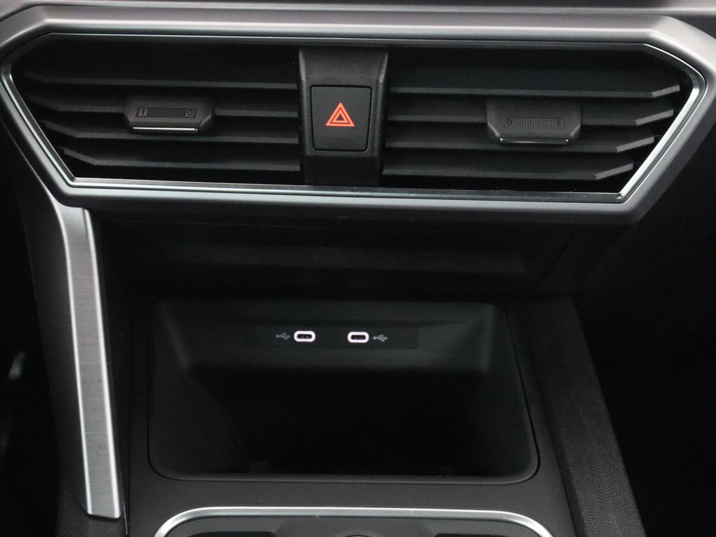 SEAT Leon 1.5 eTSI FR Business Intense