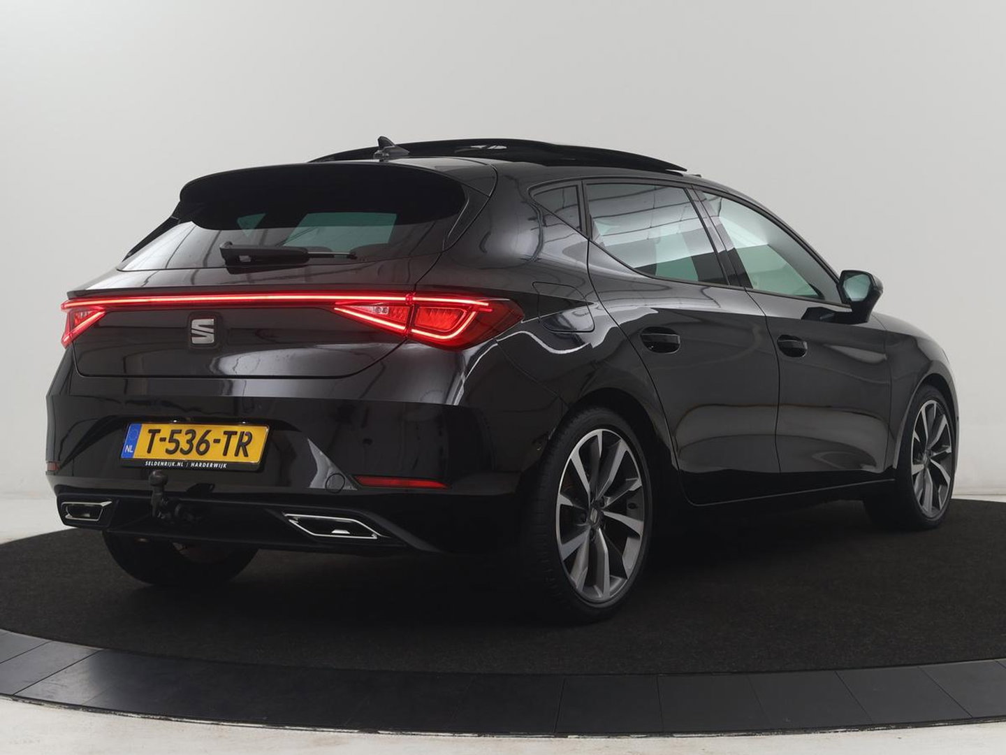 SEAT Leon 1.5 eTSI FR Business Intense